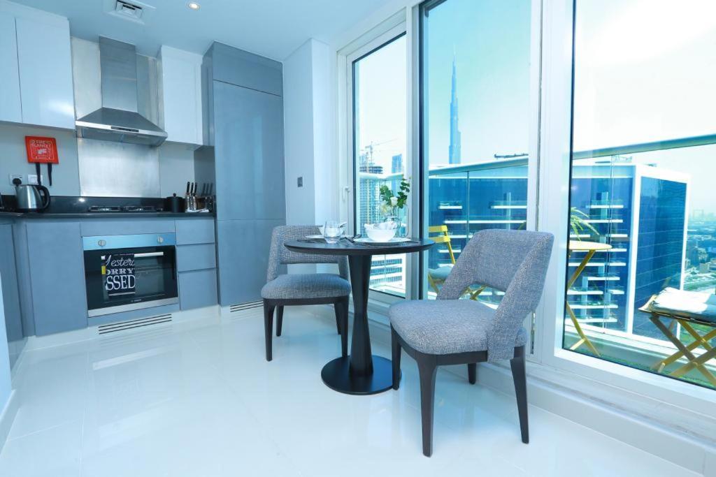 Damac Maison Prive Deluxe Studio With Burj-Khalifa View Дубай Екстериор снимка